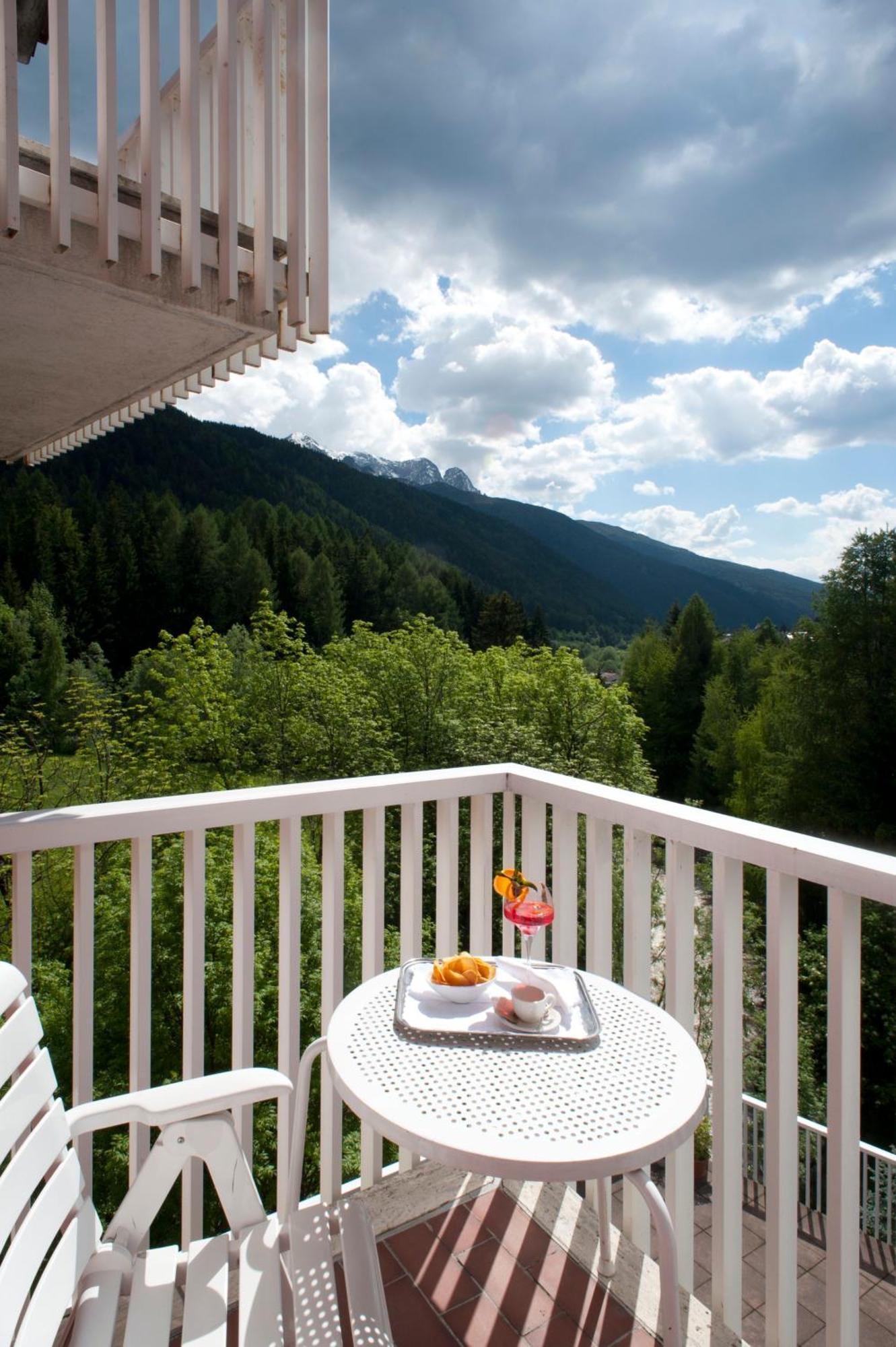 Hotel Mirella Ponte Di Legno Szoba fotó