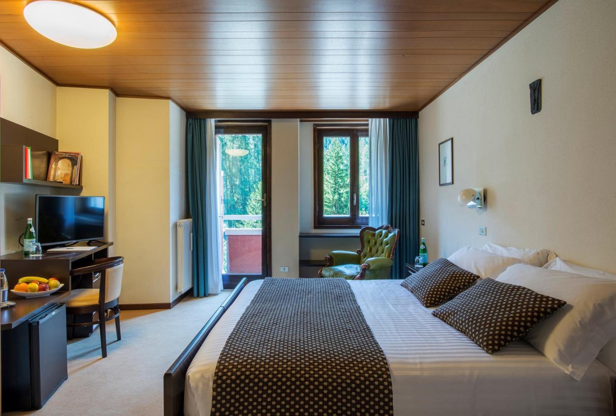 Hotel Mirella Ponte Di Legno Kültér fotó