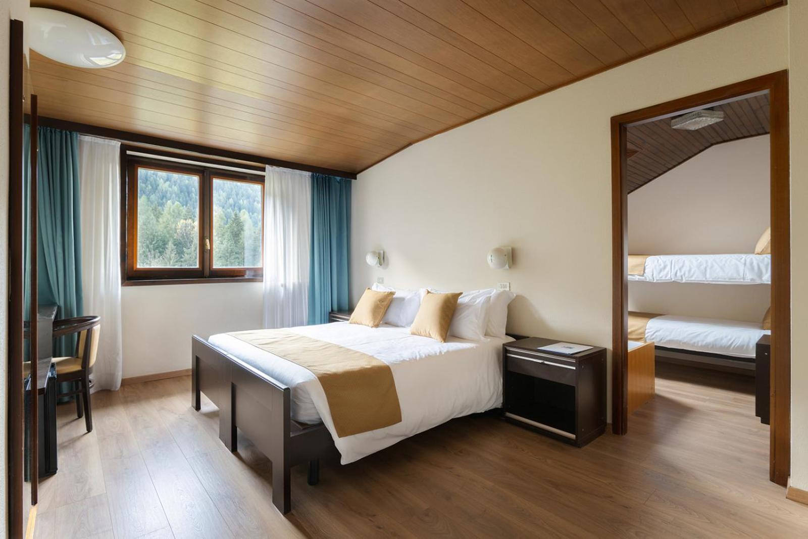 Hotel Mirella Ponte Di Legno Kültér fotó