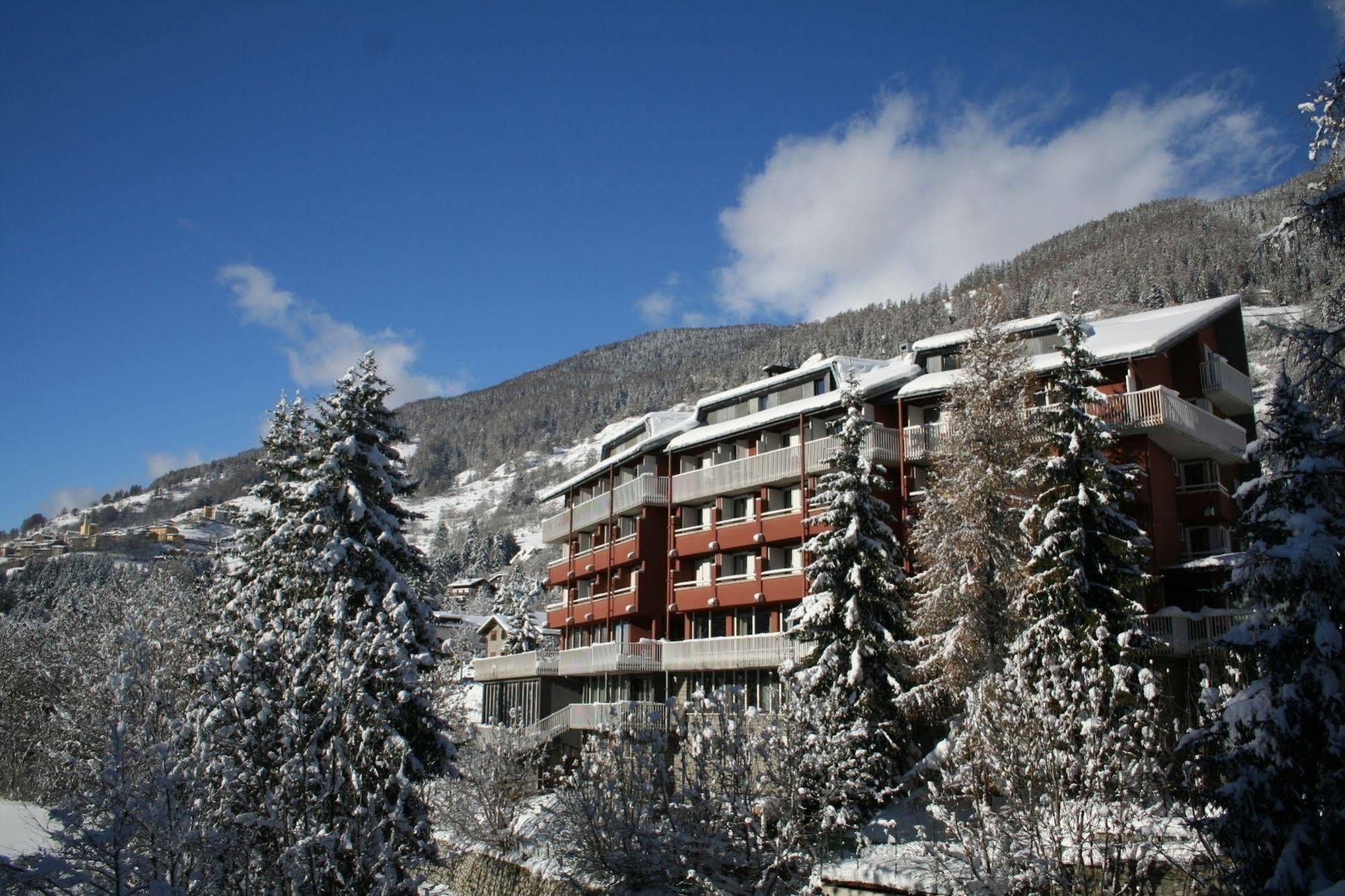 Hotel Mirella Ponte Di Legno Kültér fotó