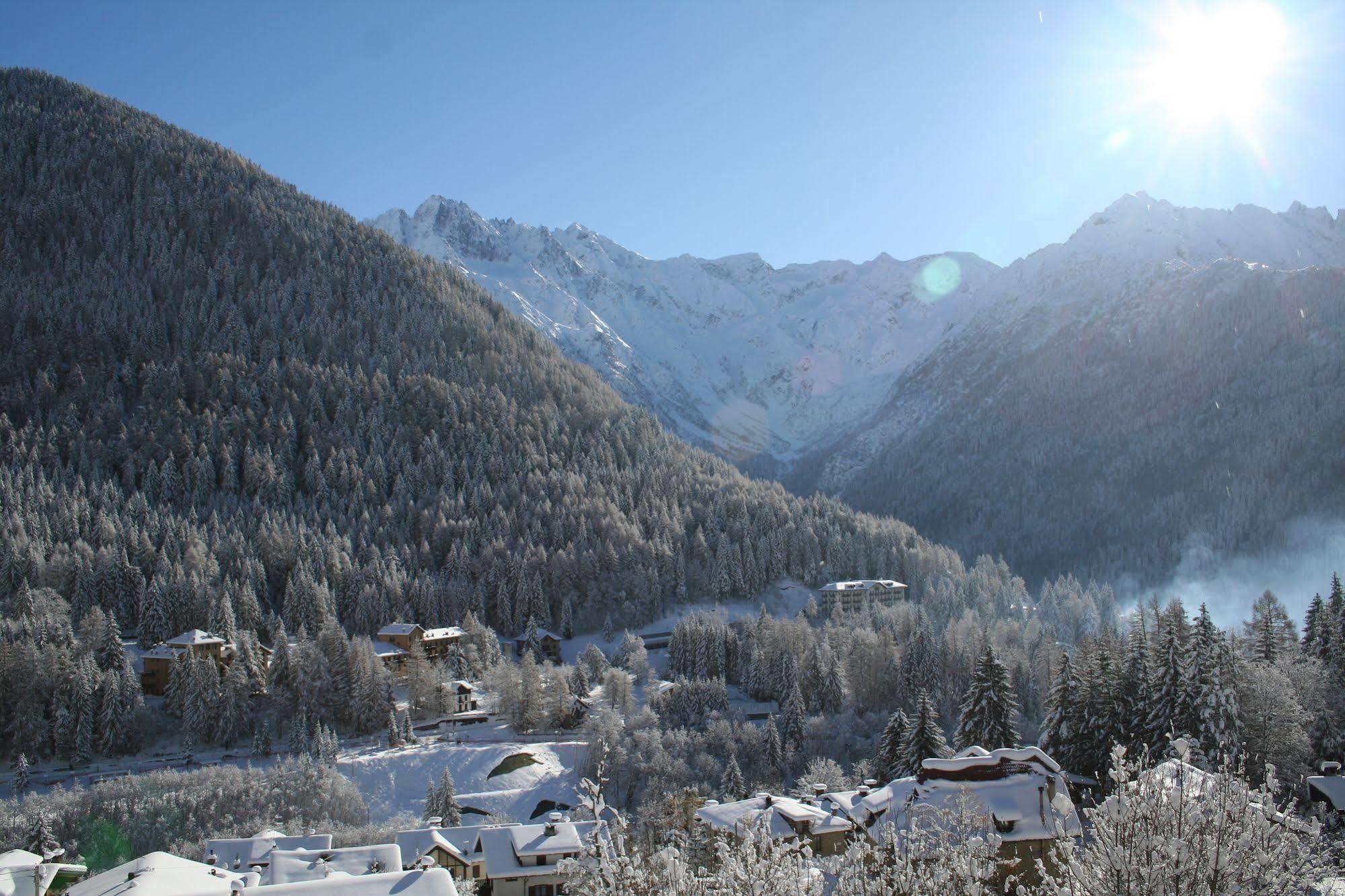 Hotel Mirella Ponte Di Legno Kültér fotó