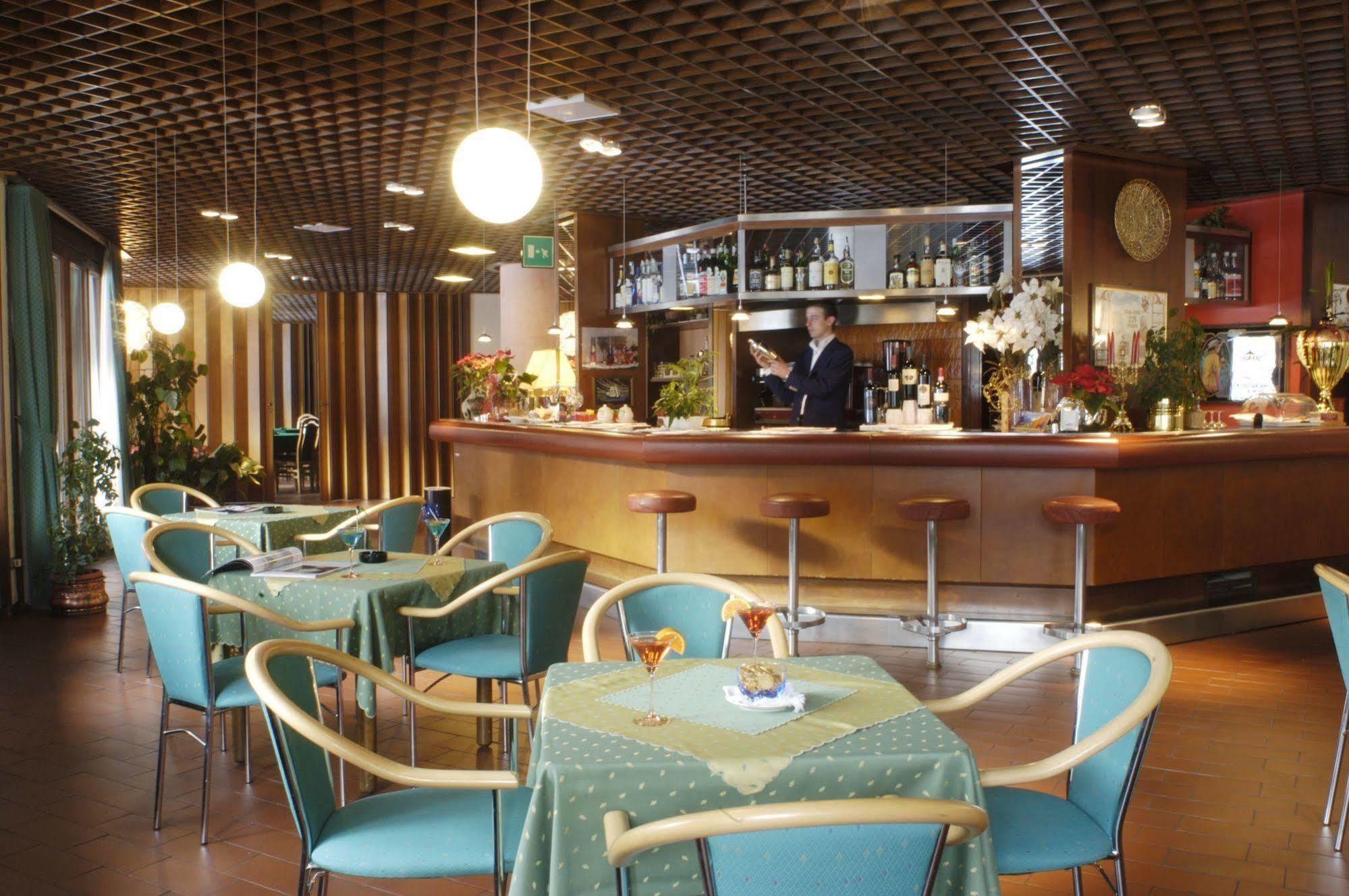 Hotel Mirella Ponte Di Legno Kültér fotó